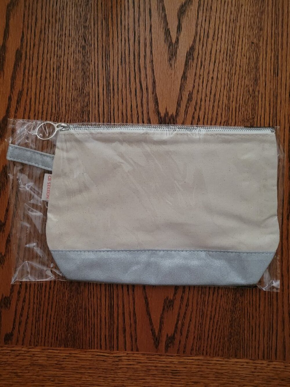 NEW CB STATION Canvas Cosmetics Makeup Bag Zip Silver Bottom Matching Loop